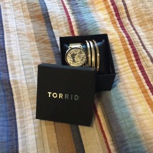 Watch with matching bracelets